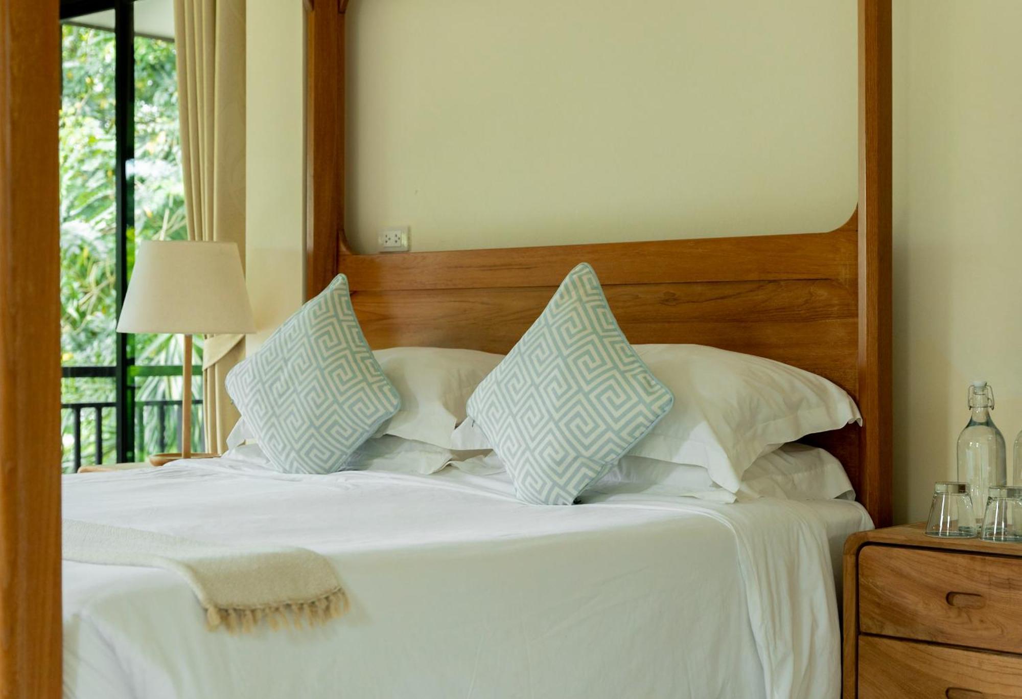 The Cove Hotell Panwa Beach Exteriör bild