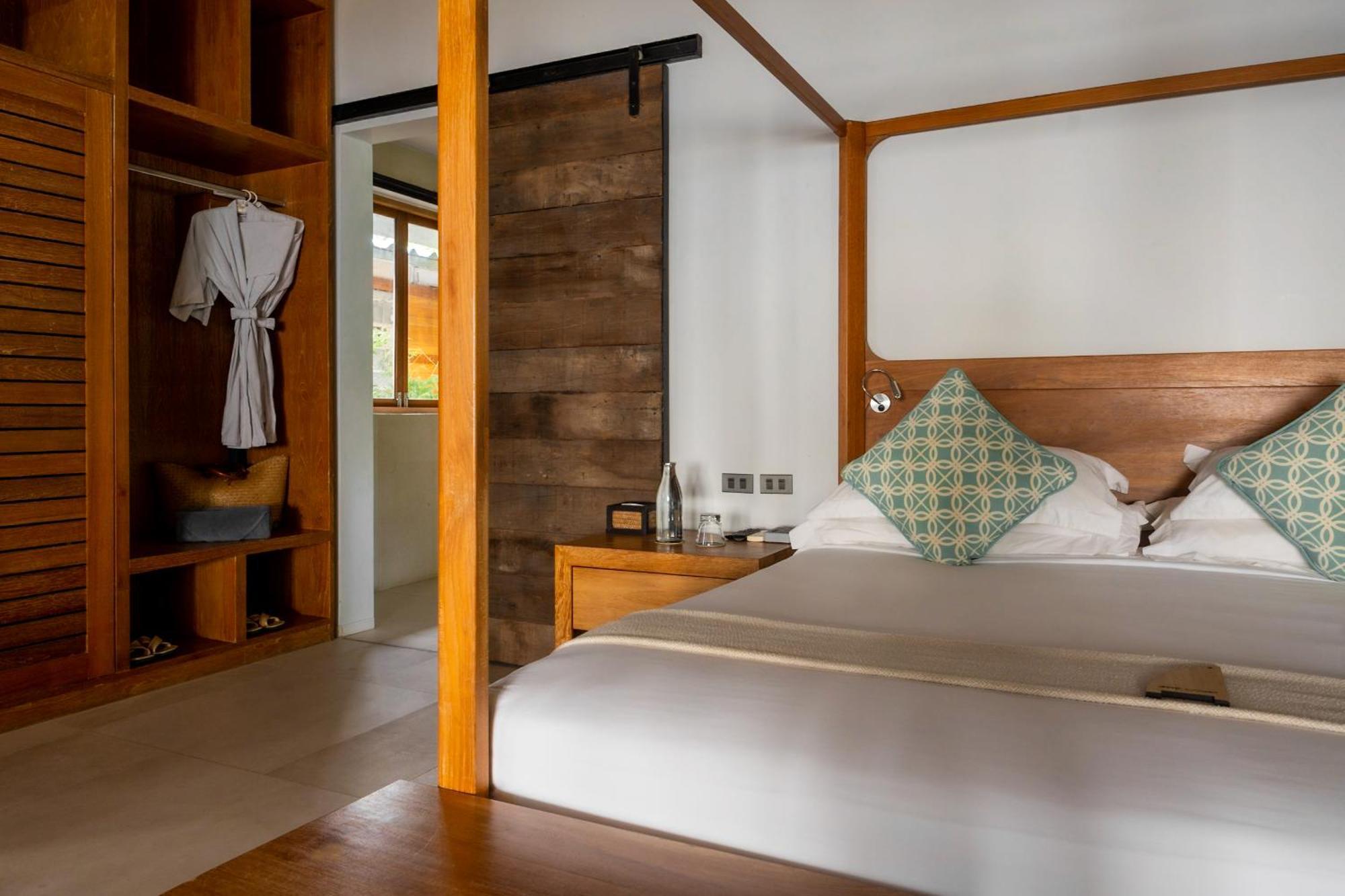 The Cove Hotell Panwa Beach Exteriör bild