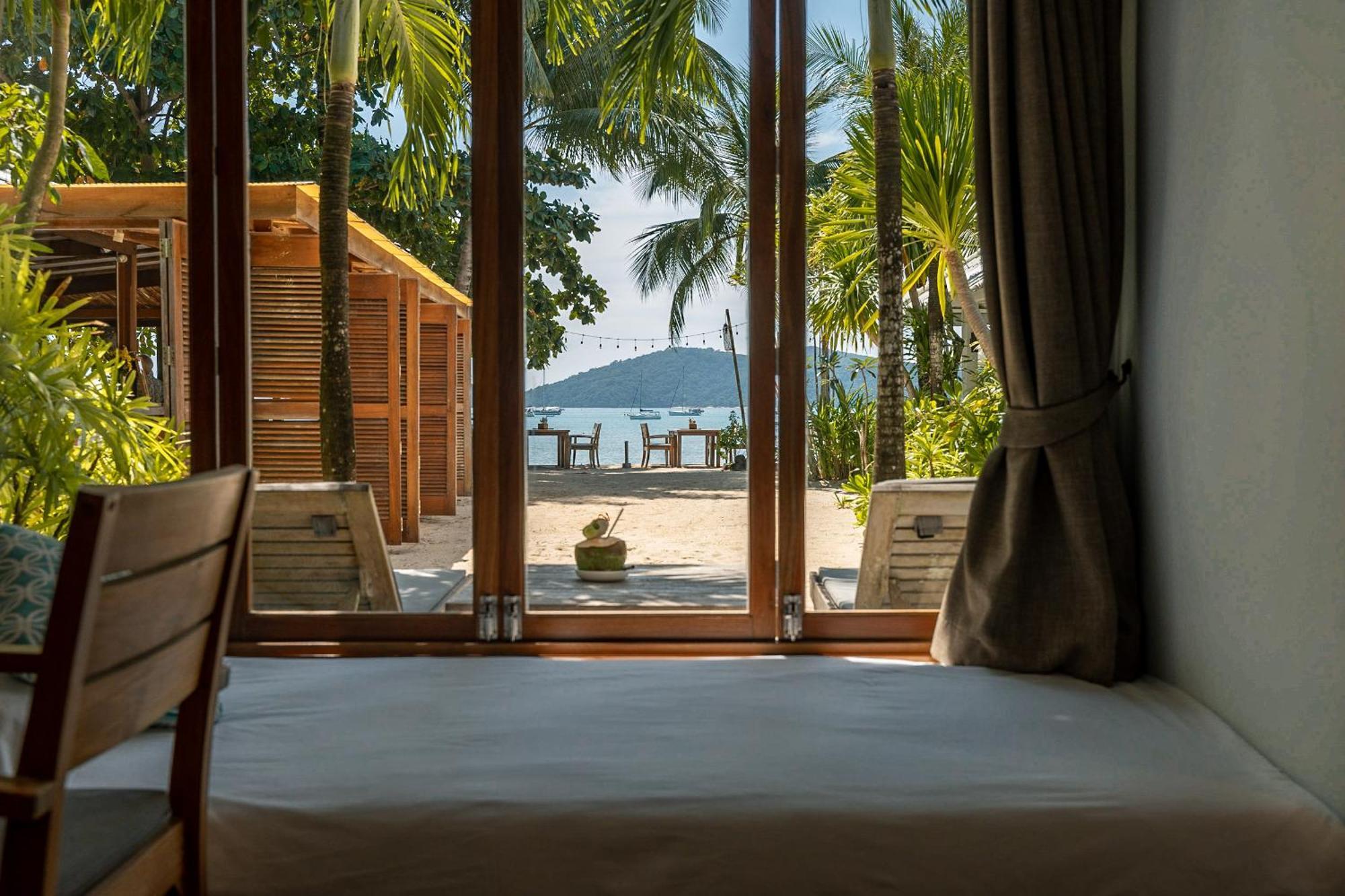 The Cove Hotell Panwa Beach Exteriör bild
