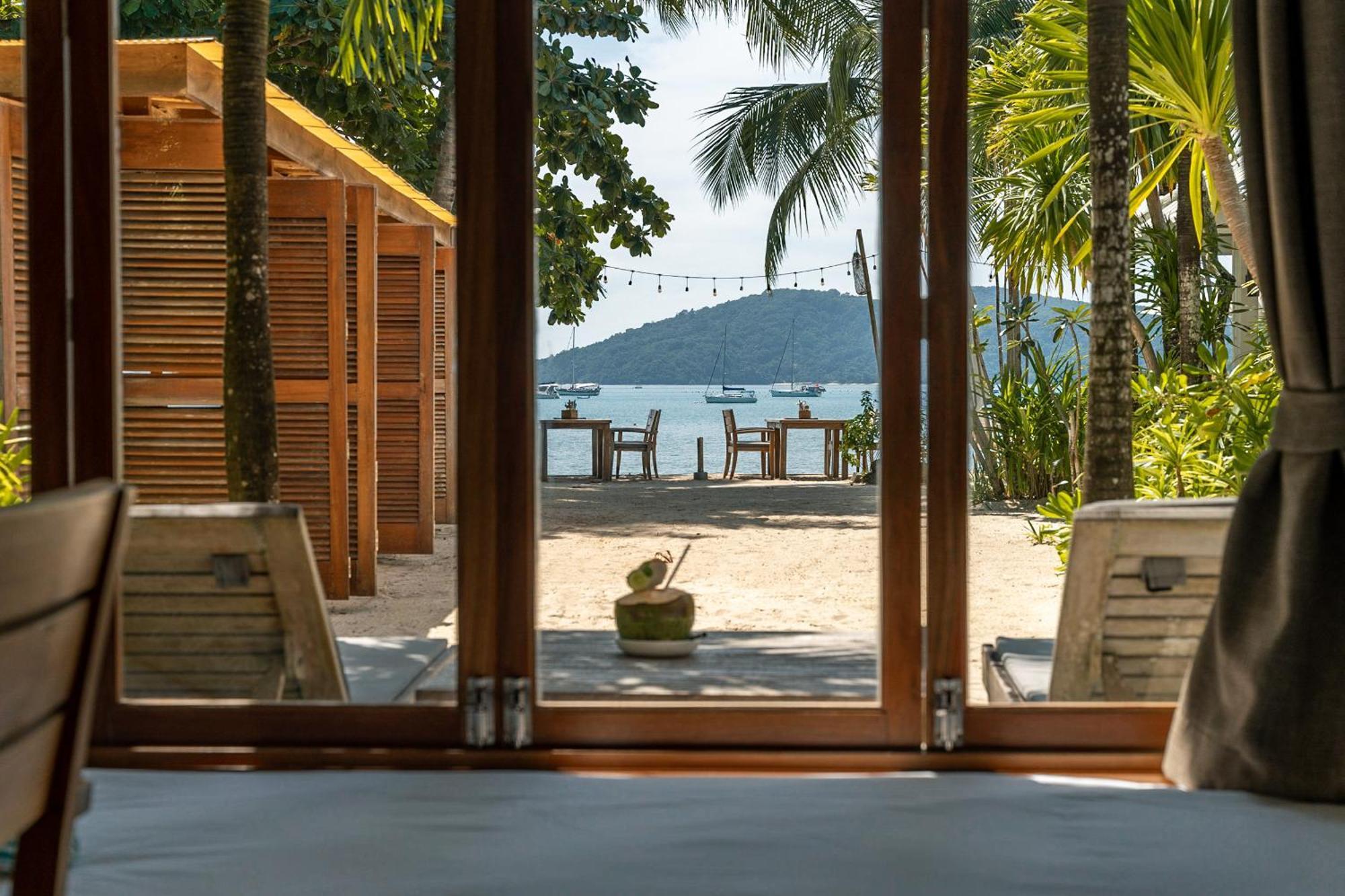 The Cove Hotell Panwa Beach Exteriör bild